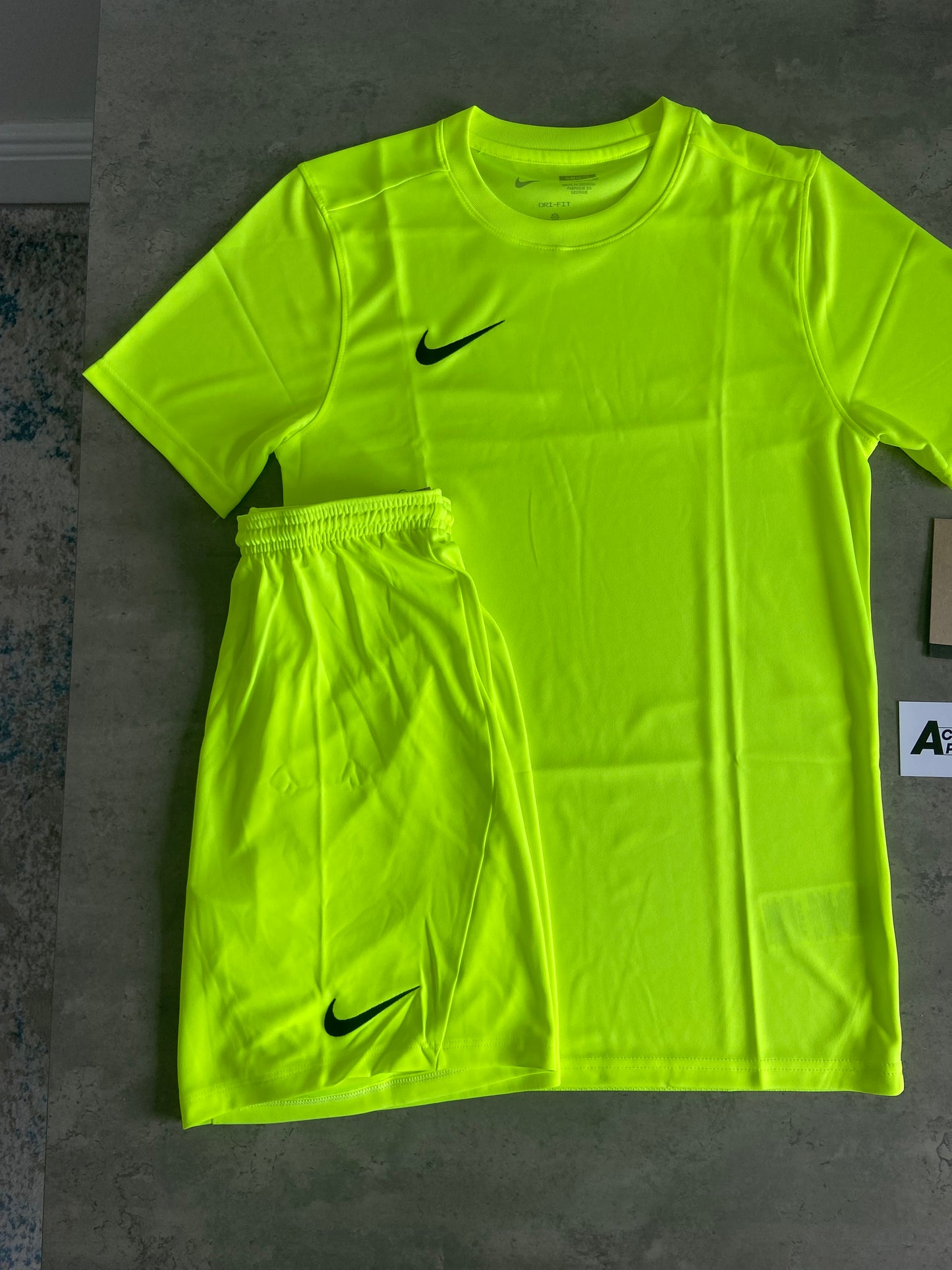 NIKE DRI-FIT SET - VOLT