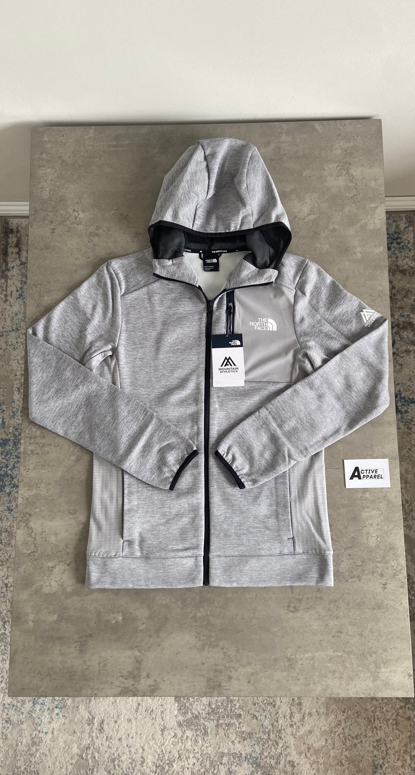 THE NORTH FACE MOUNTAIN ATHLETICS TRACKSUIT - GREY